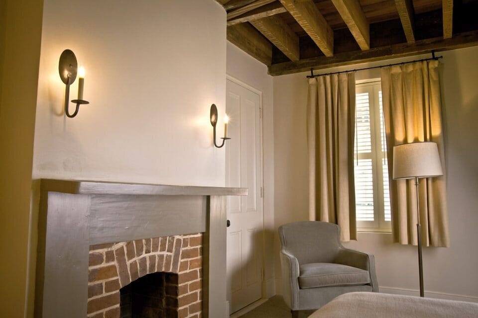 Courtyard King Room | In-room safe, desk, iron/ironing board, free WiFi