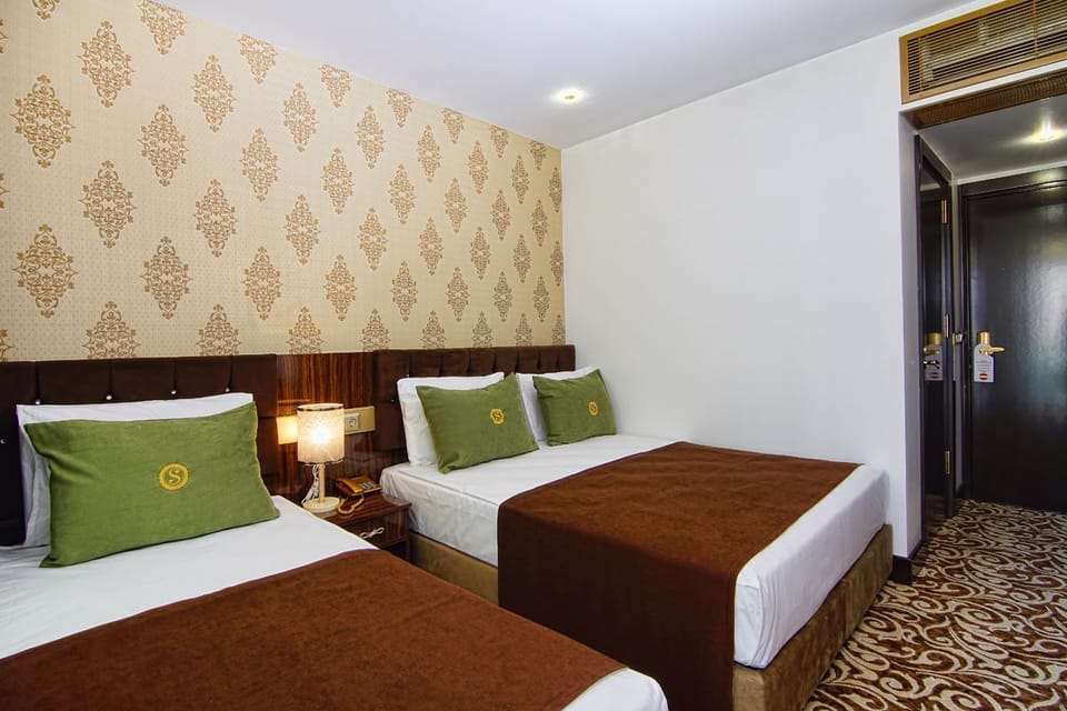 In-room safe, soundproofing, WiFi (free)