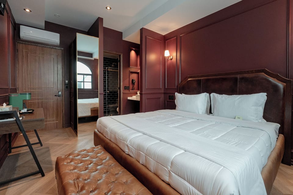 Luxury Double Room, City View | Premium bedding, down comforters, memory foam beds, laptop workspace