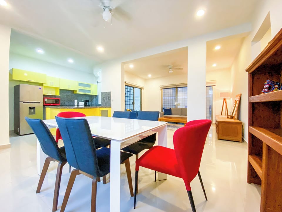 Family Apartment, 2 Bedrooms, Patio, Ground Floor | Dining room
