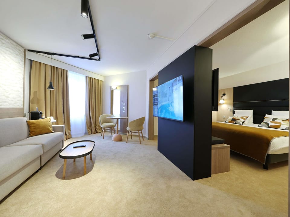 Junior Suite, 1 King Bed with Sofa bed | Premium bedding, Select Comfort beds, desk, blackout drapes