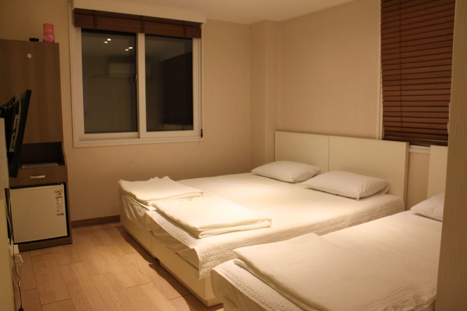 Triple Bed Room  | Soundproofing, rollaway beds, free WiFi
