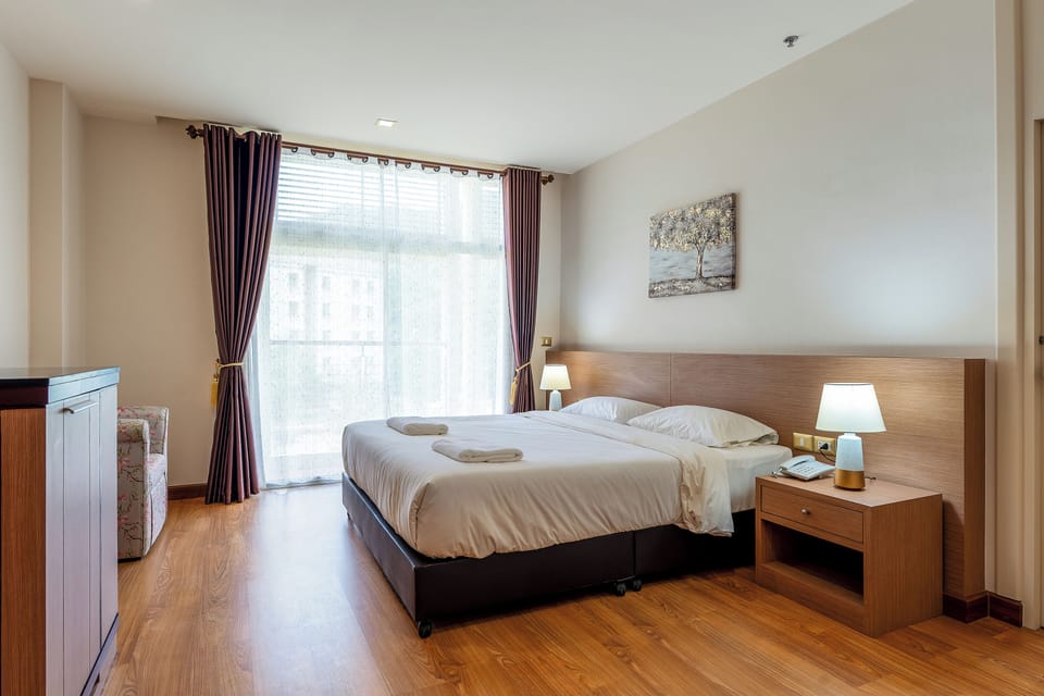 Standard Double Room, Balcony | Rollaway beds (surcharge), WiFi (free), bed sheets