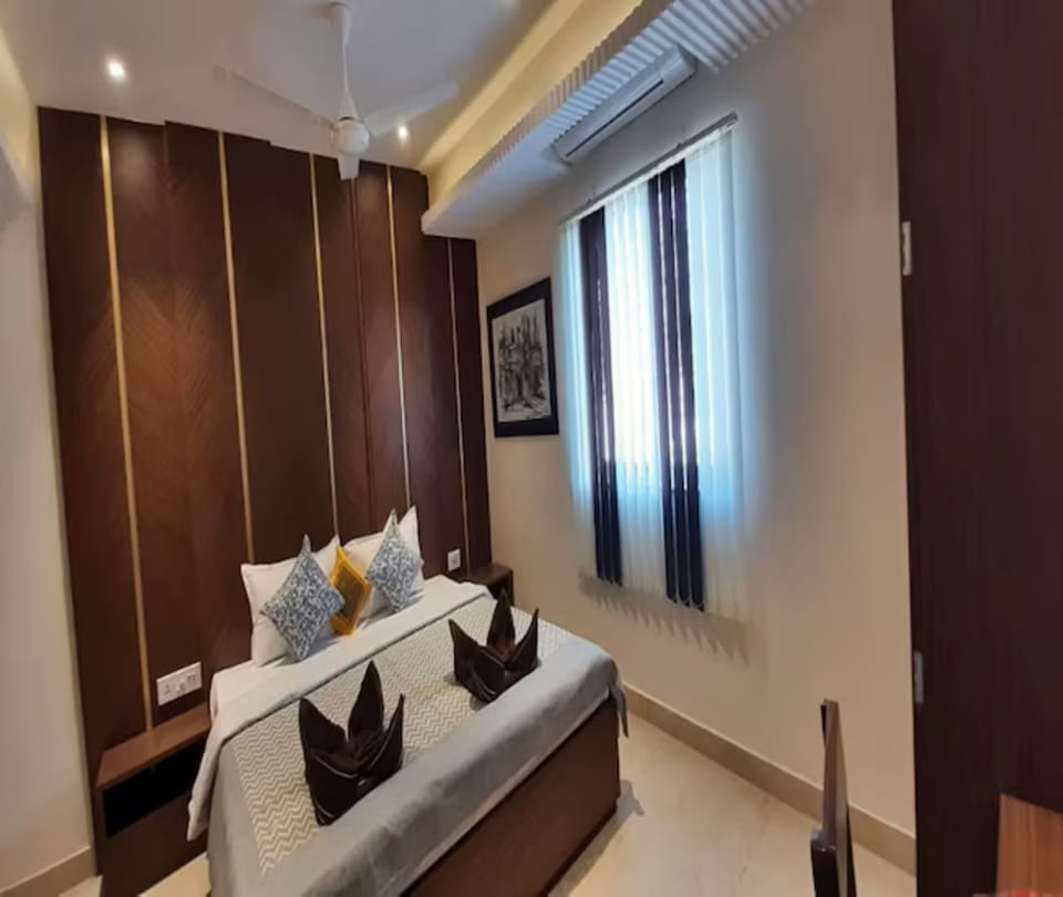 Deluxe Double Room | WiFi (free), bed sheets