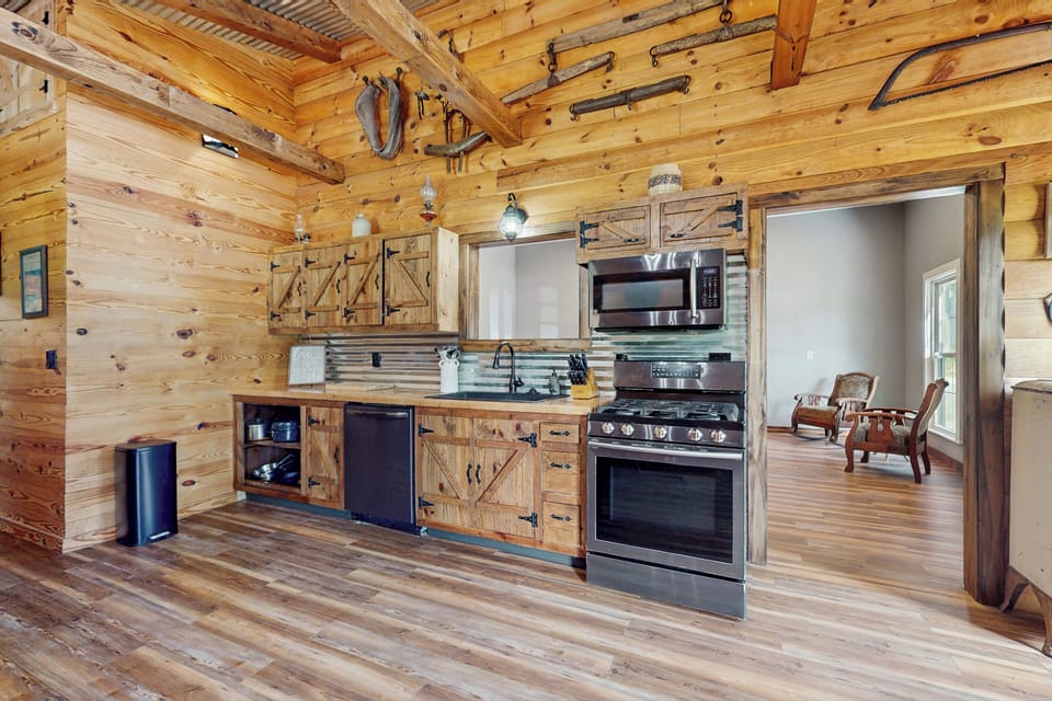House (2 Bedrooms) | Interior