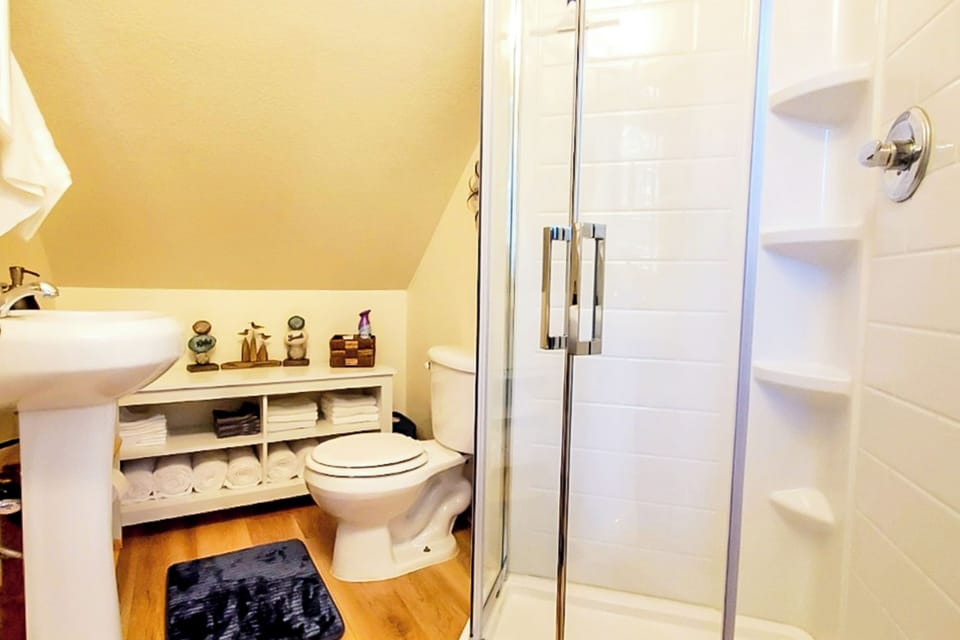 Explore Caves & Coast! Family-friendly Oregon Stay Cottage in Oregon