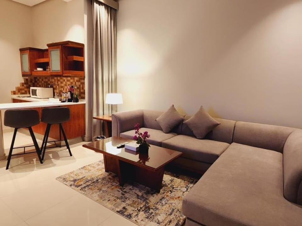 Junior Suite | Living area