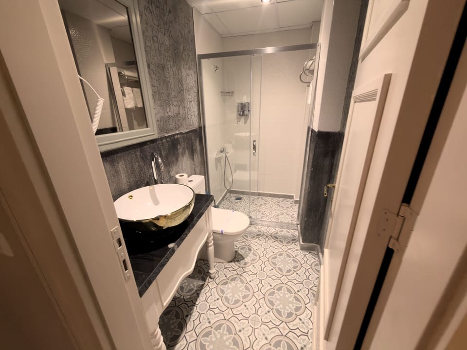 Double Room | Bathroom