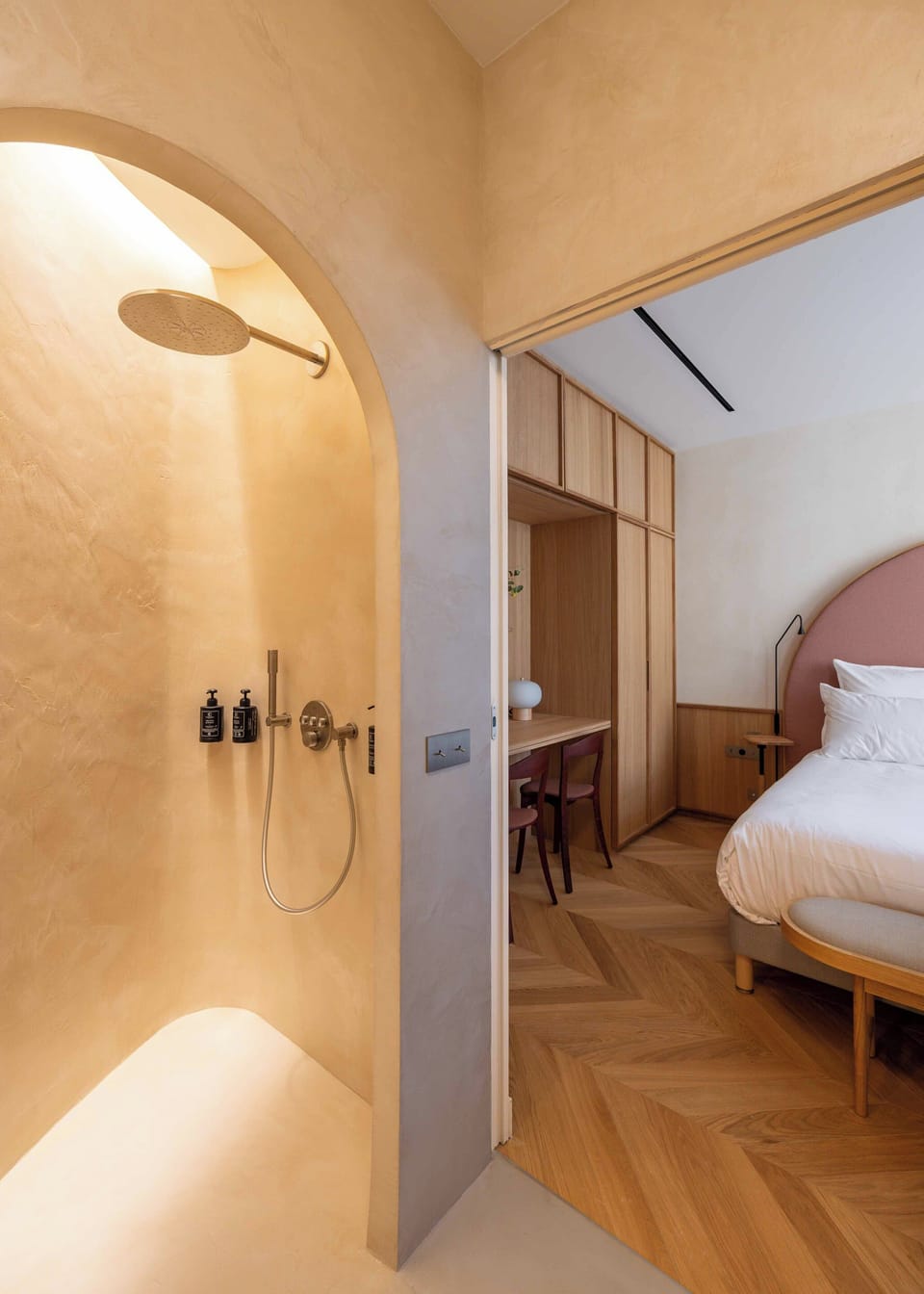 Comfort Double or Twin Room, Courtyard View | Minibar, in-room safe, desk, free WiFi