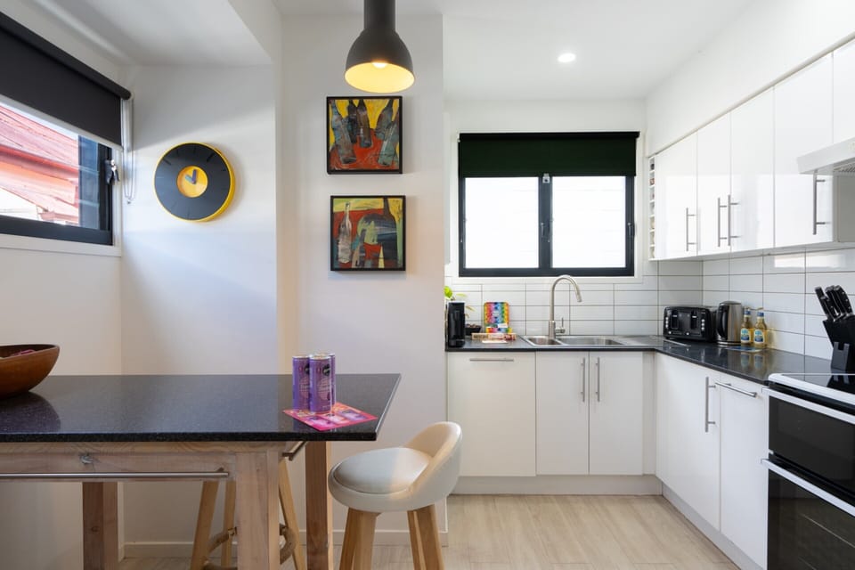 Apartment | Private kitchen | Coffee/tea maker, fridge, microwave, oven