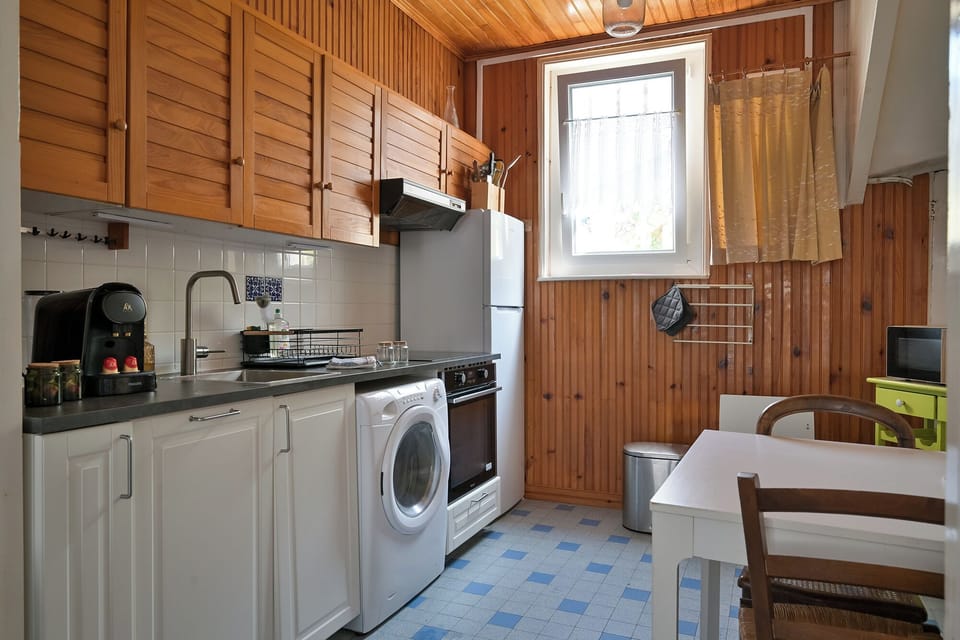 Superior House, Sea View | Private kitchen