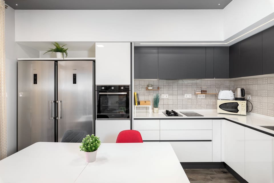 Apartment, 1 Queen Bed with Sofa bed, Kitchen | Private kitchen | Electric kettle, toaster