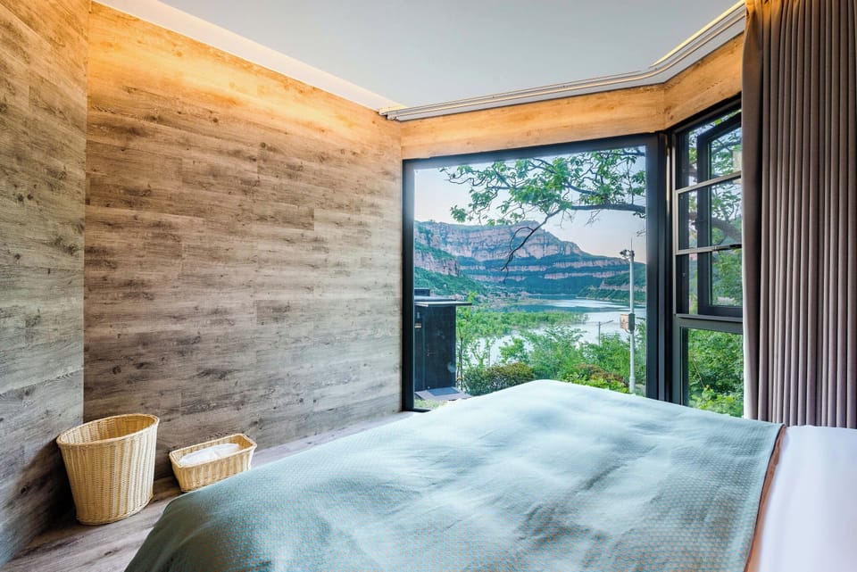 Family Room, Mountain View | Minibar, laptop workspace, blackout drapes, soundproofing
