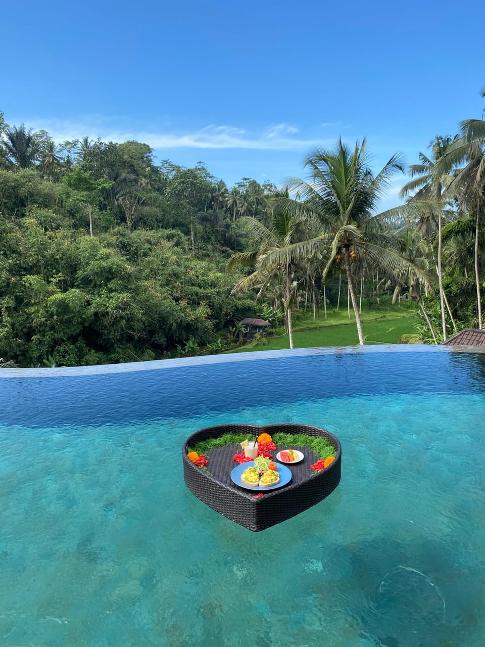 Infinity pool