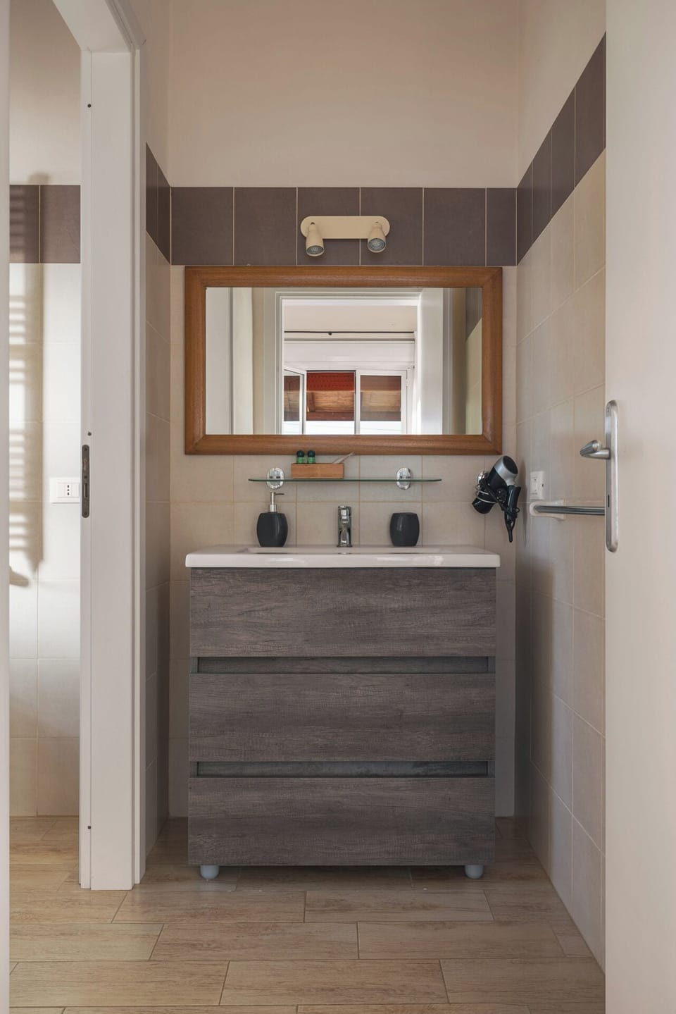 Superior Double Room, Sea View | Bathroom | Shower, rainfall showerhead, hair dryer, bidet