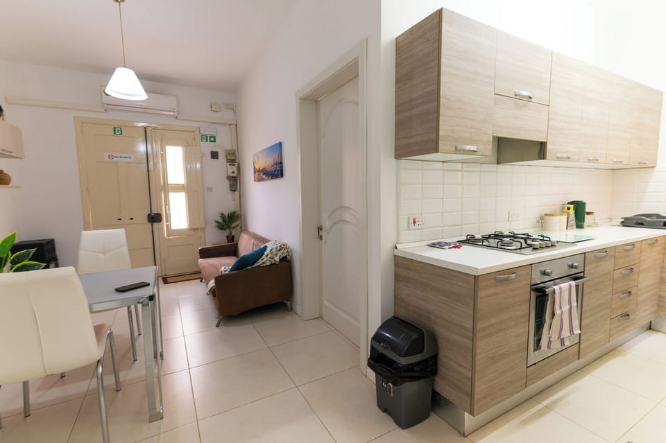 Apartment, 2 Bedrooms, Non Smoking, Kitchen | Dining room