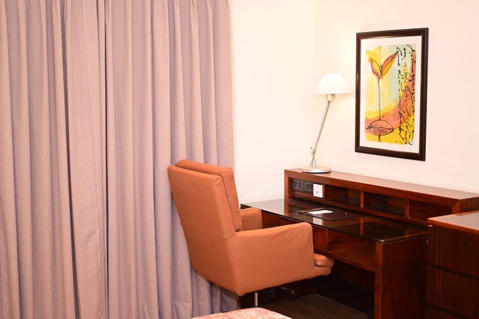 Luxury Room, 1 King Bed | Room amenity