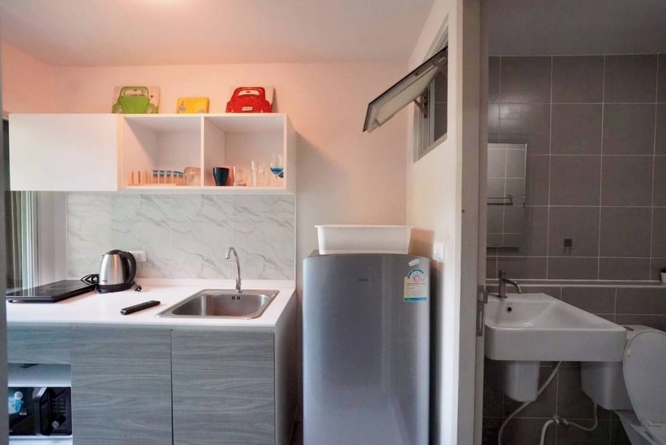 Apartment, 1 Bedroom, Smoking, Balcony | Private kitchen
