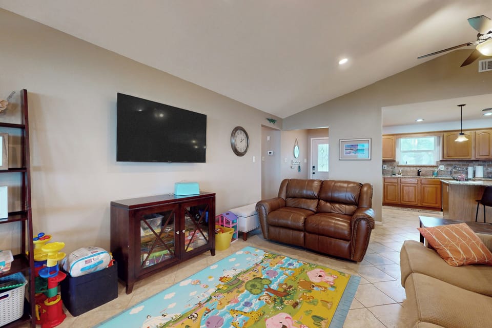 House (3 Bedrooms) | Interior