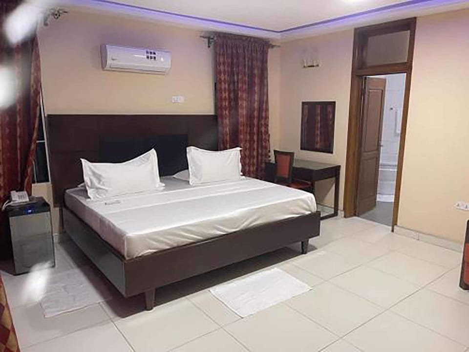 Comfort Room, City View | Desk, WiFi (free)