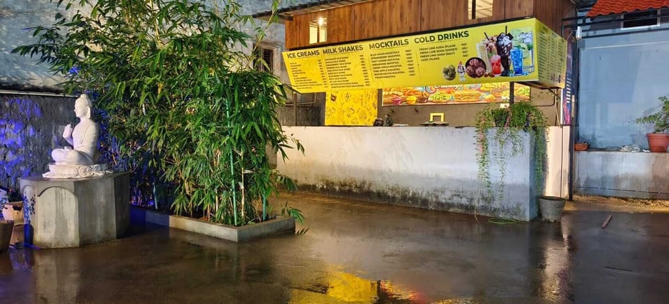 Food court