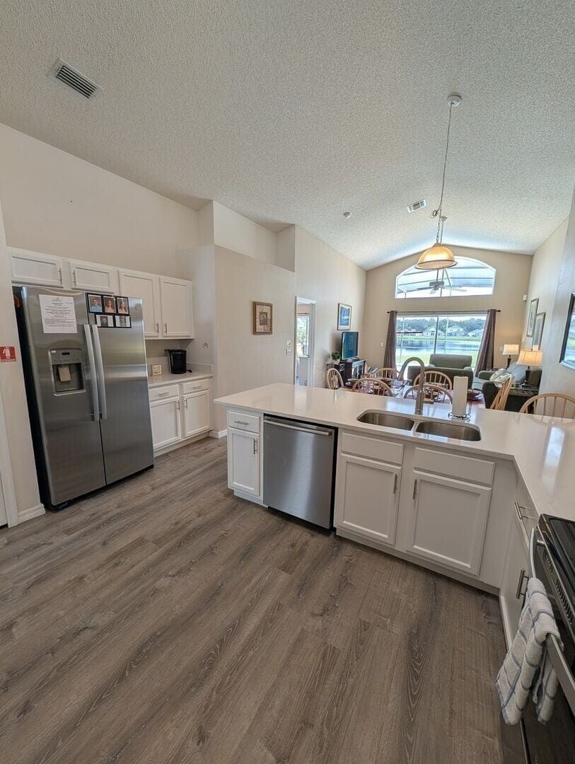 House, 4 Bedrooms | Private kitchen | Coffee/tea maker, fridge, oven, toaster