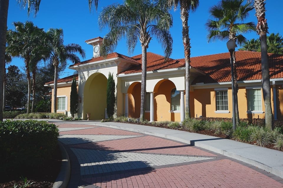House, 6 Bedrooms | Exterior
