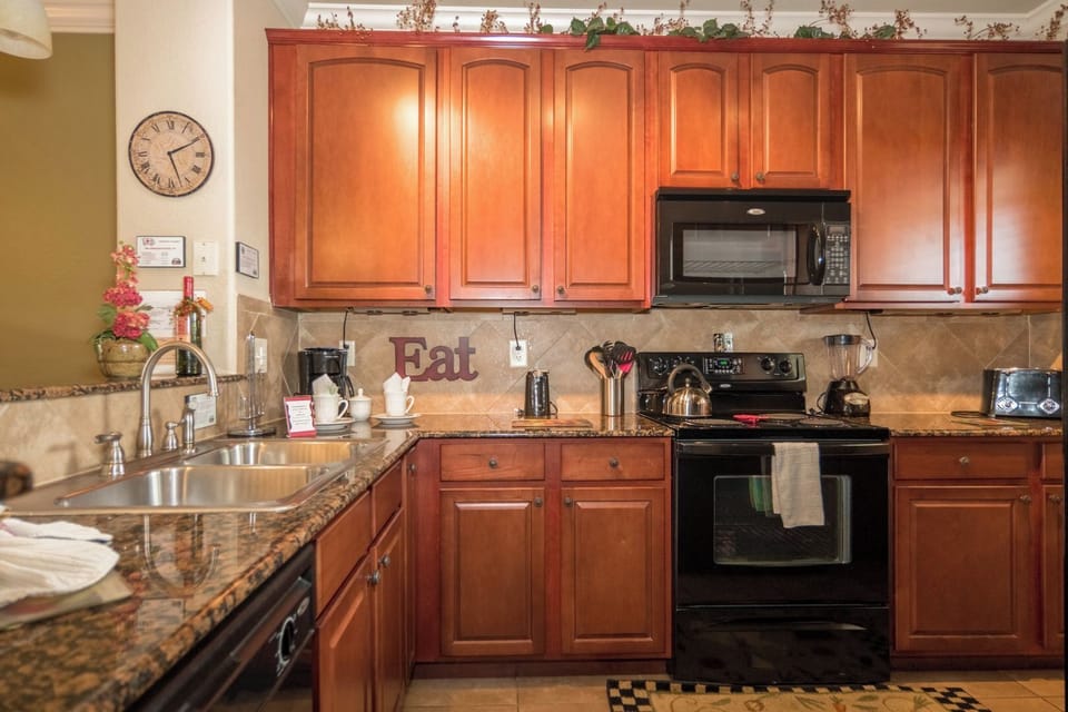 Condo, 2 Bedrooms | Private kitchen | Coffee/tea maker, fridge, oven, toaster