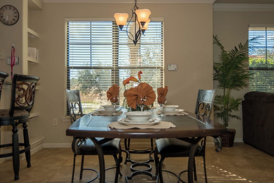 Condo, 3 Bedrooms | Dining