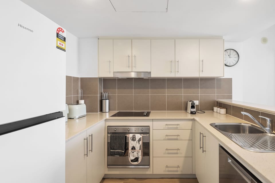 Apartment, Balcony, City View | Private kitchen