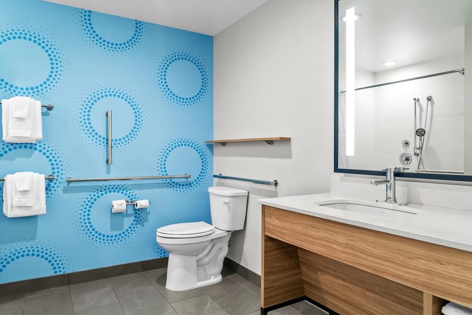 Room, 2 Queen Beds, Accessible (Roll-In Shower) | Bathroom