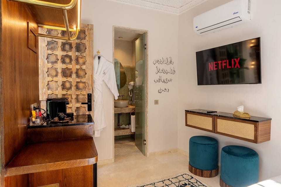 Deluxe Double Room, Private Bathroom | Room amenity