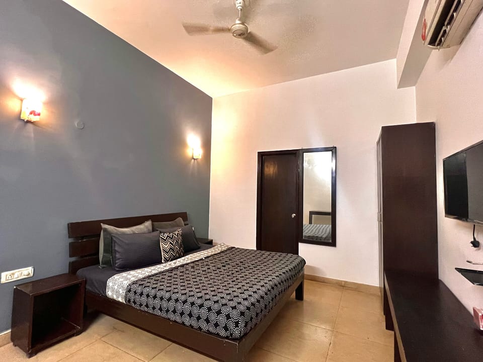 Classic Triple Room, Balcony, City View | Free WiFi