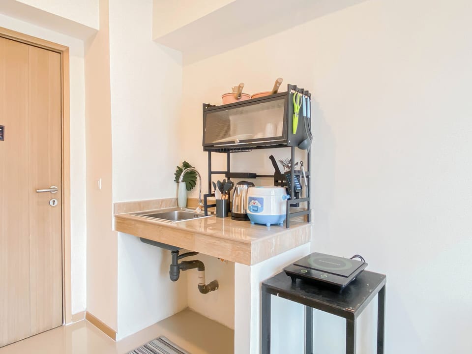 Standard Apartment, 2 Bedrooms | Private kitchen