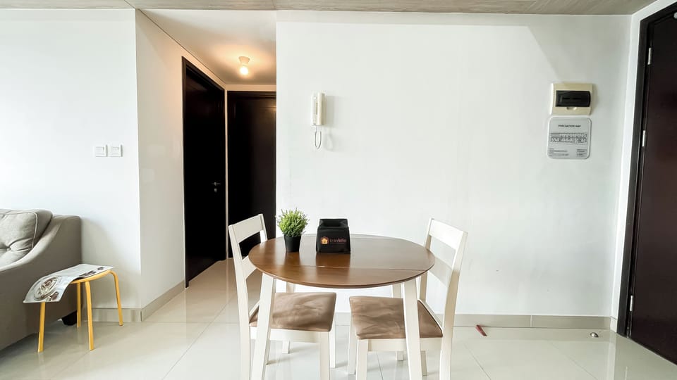 Standard Apartment, 2 Bedrooms | Dining room