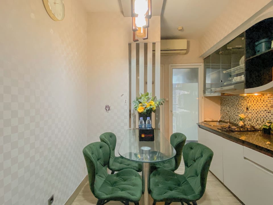 Standard Apartment, 3 Bedrooms | Living area