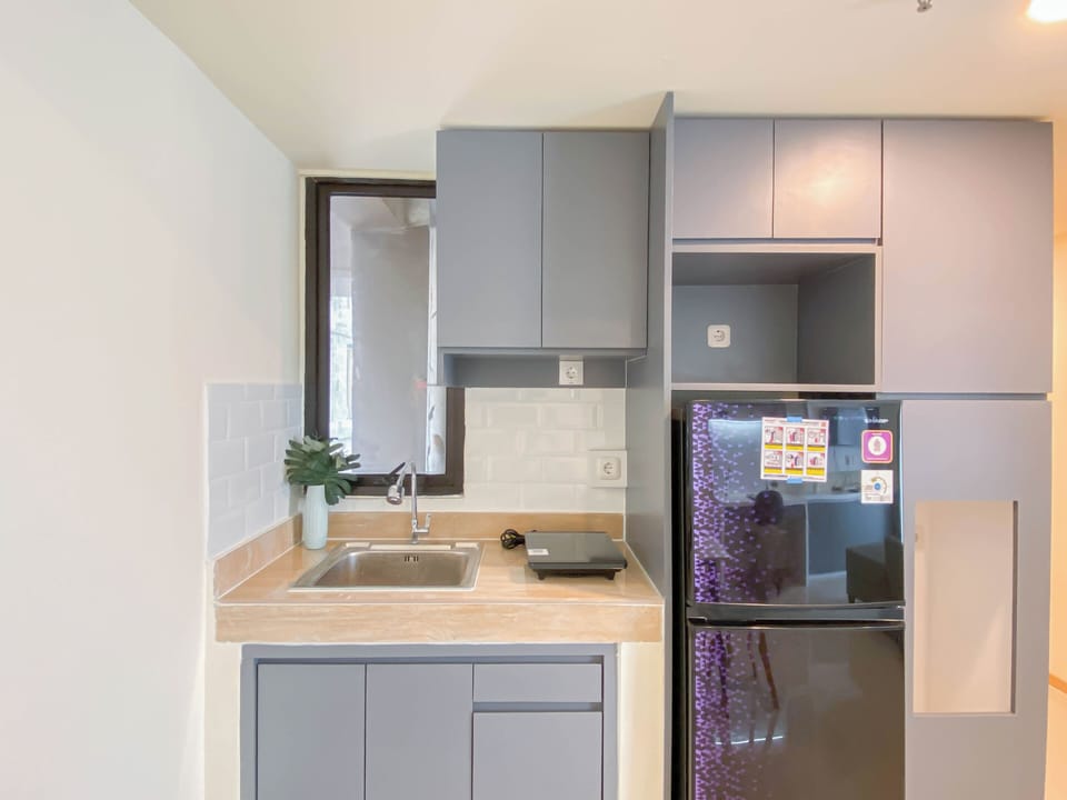 Standard Apartment, 3 Bedrooms | Private kitchen | Cookware/dishes/utensils