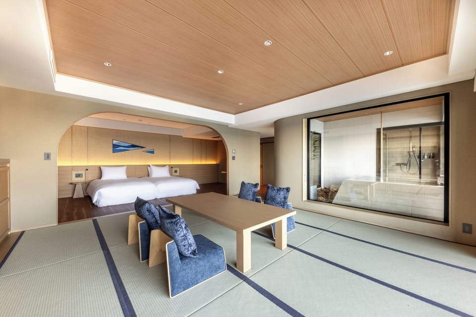Superior Room, Private Bathroom, Ocean View | Living area | 30-inch LCD TV with satellite channels