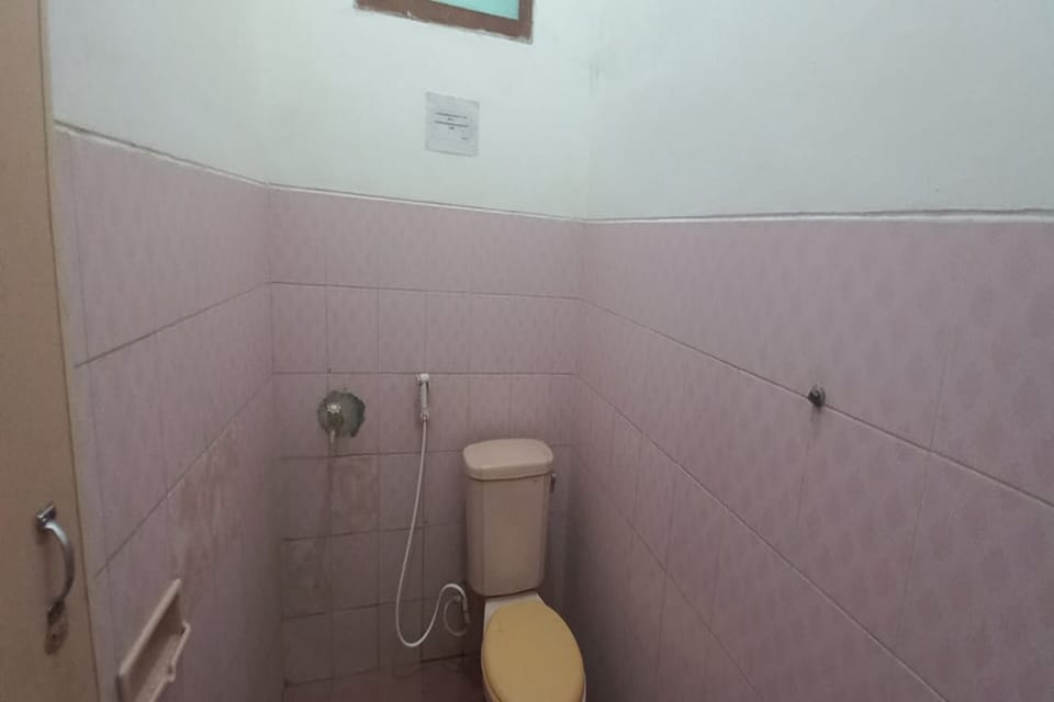 Standard Double Room | Bathroom