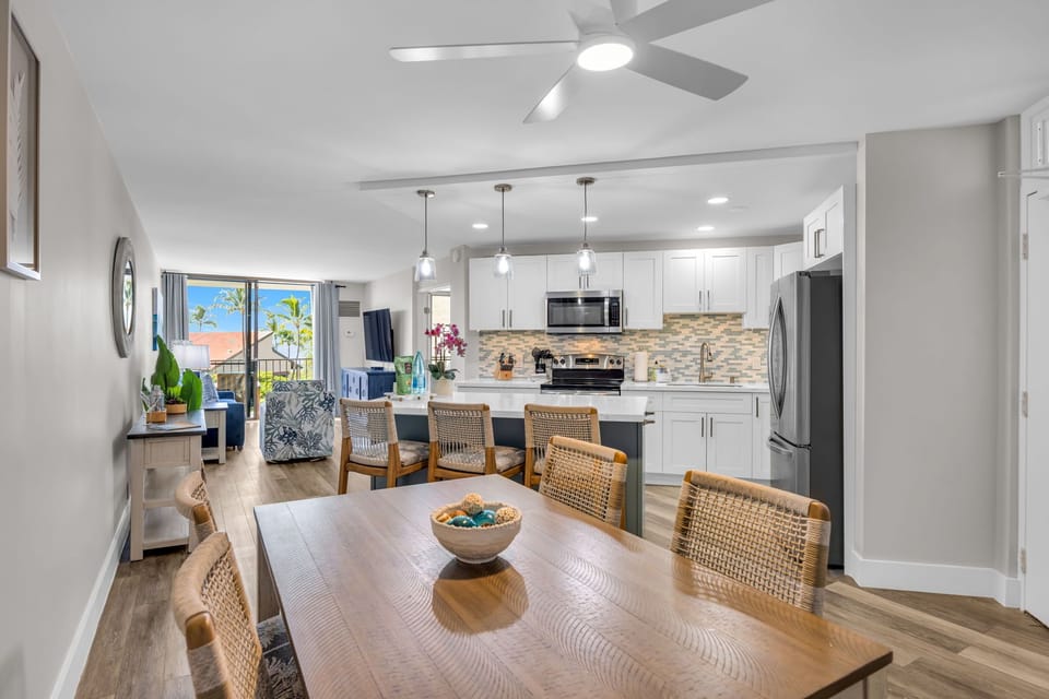 Luxury Condo, Air conditioning, Partial Ocean View | Dining