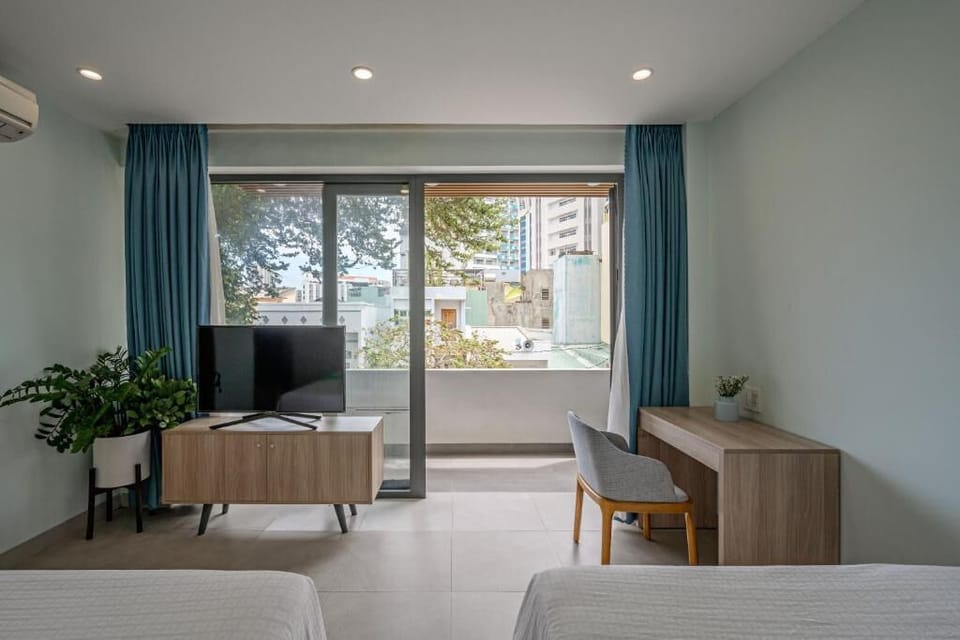 Minibar, desk, soundproofing, iron/ironing board