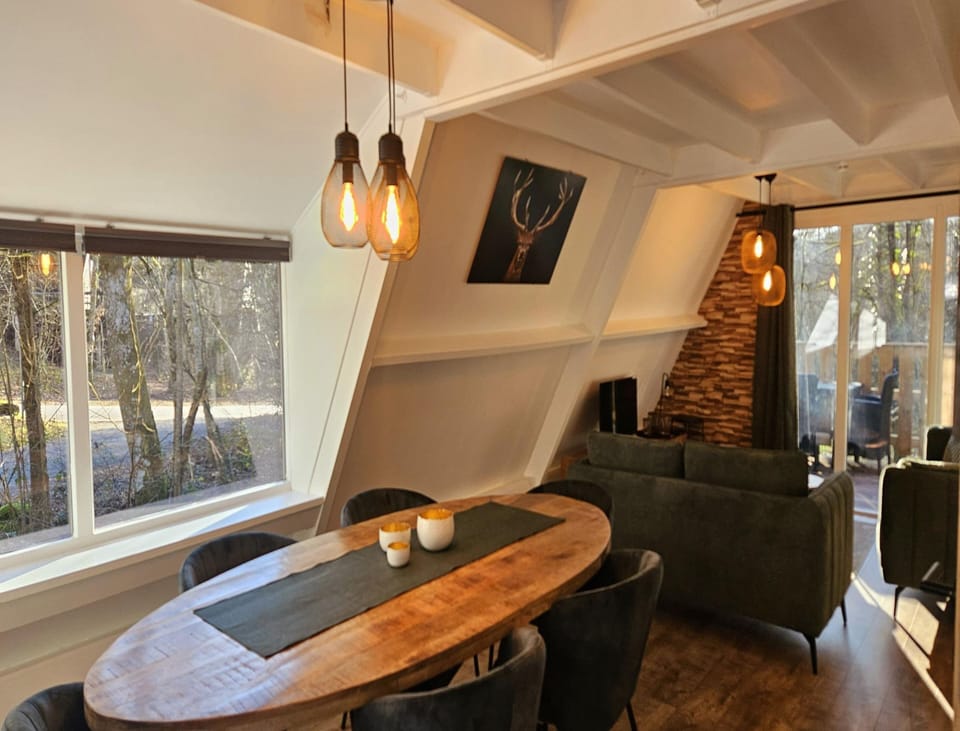 Chalet | Dining