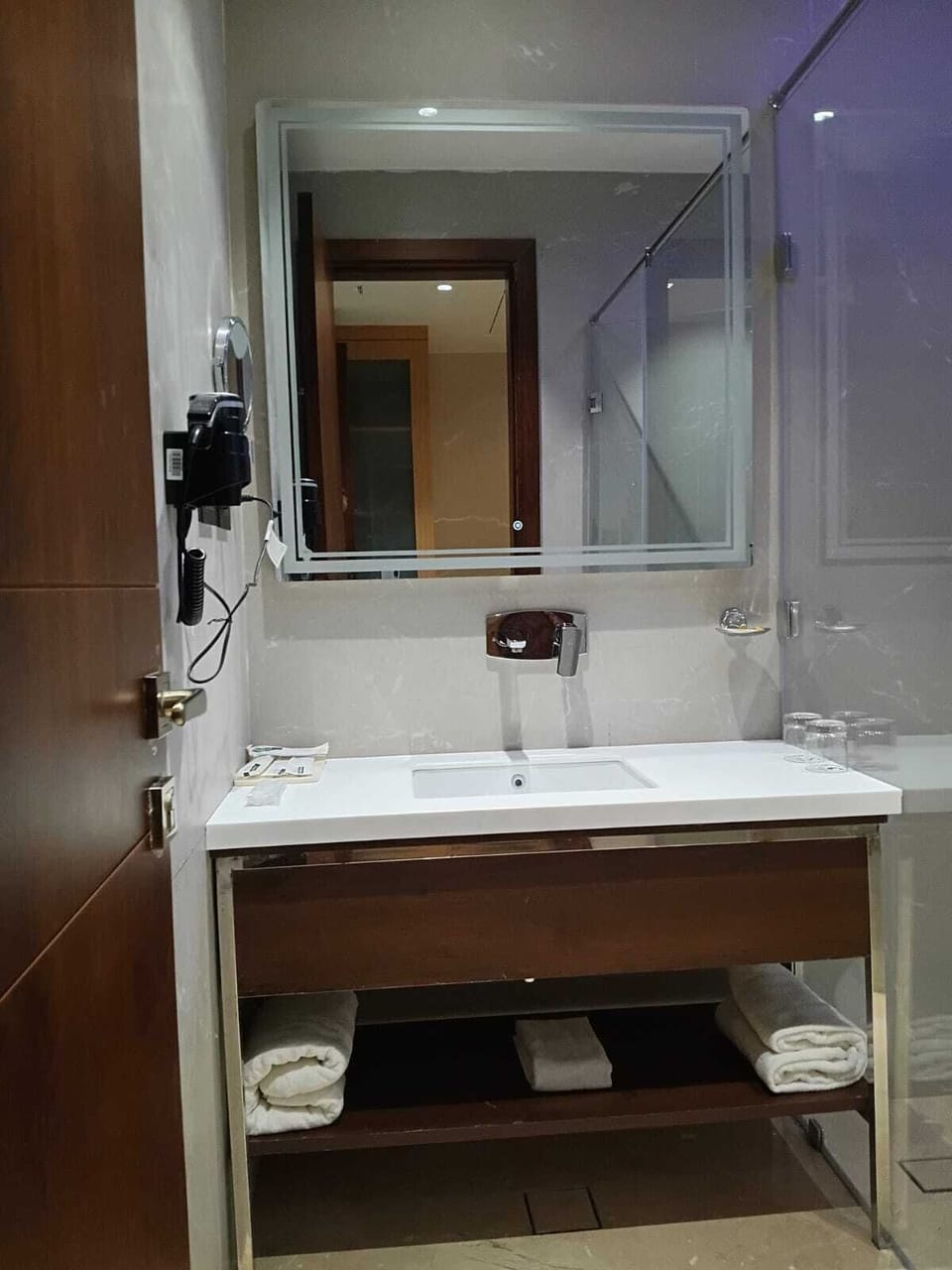 Executive Double Room | Bathroom | Shower, slippers, towels, soap