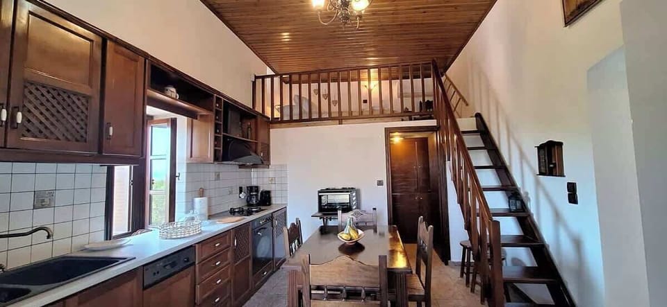 House | 3 bedrooms, desk, Internet
