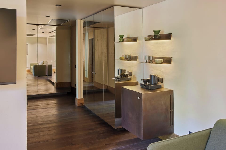 Deluxe Studio Suite | Free WiFi