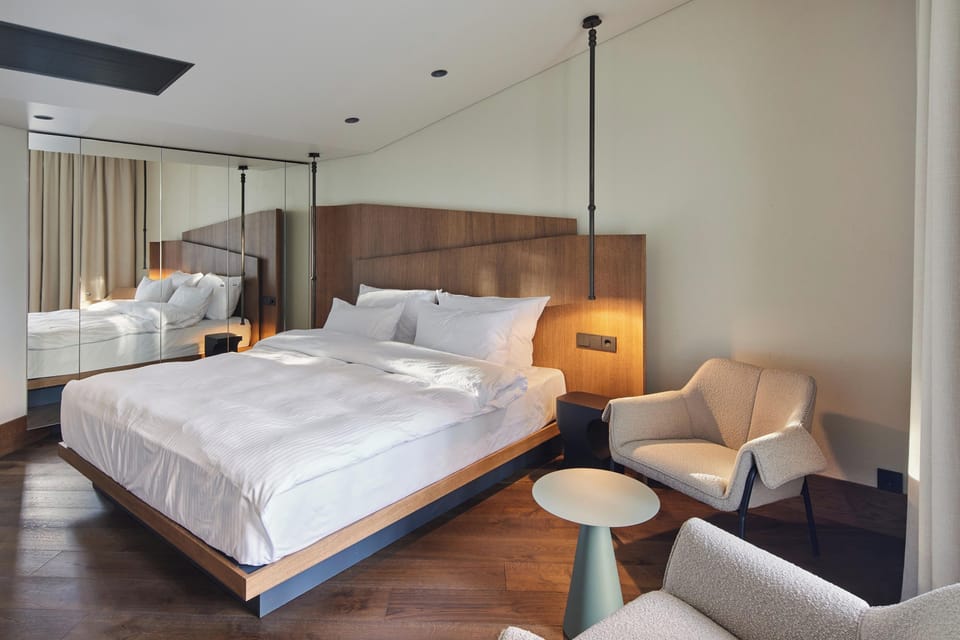 Deluxe Studio Suite | Free WiFi