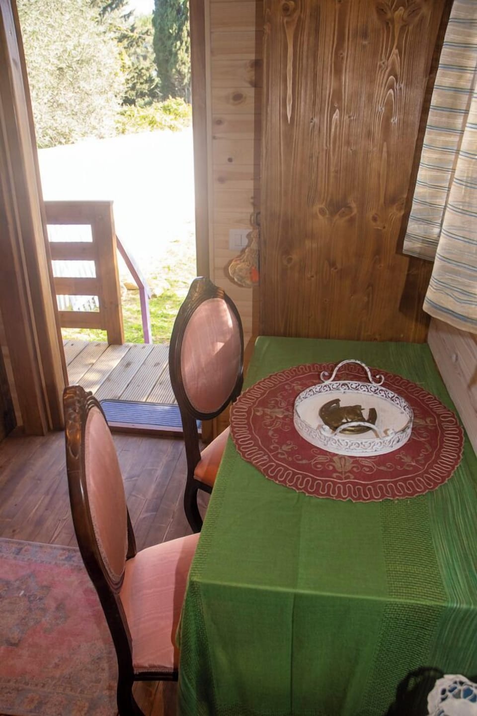 Deluxe Mobile Home, Garden View | Living area