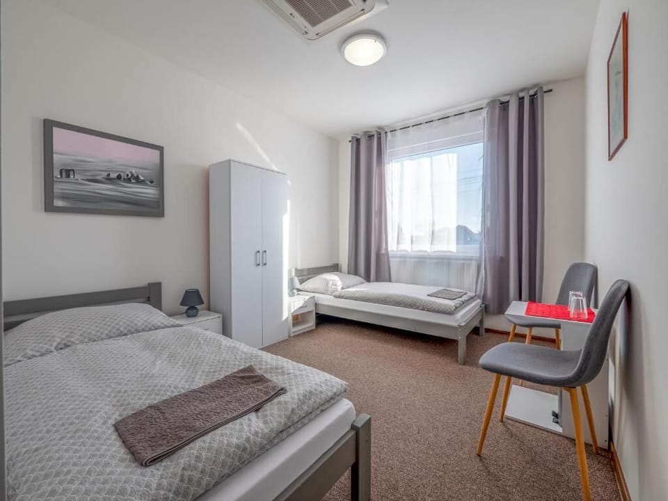 Twin Room, Garden View | Soundproofing, iron/ironing board, free WiFi