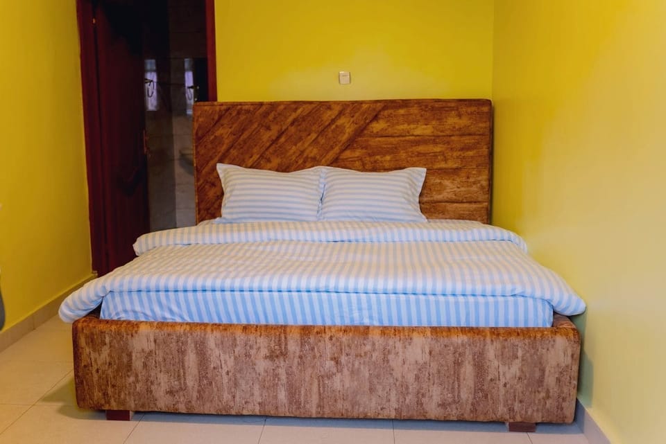 Deluxe Double Room, Balcony | Desk, iron/ironing board, WiFi (free)