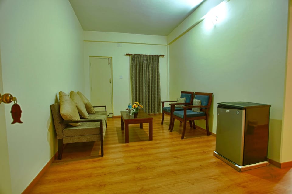 Suite | Living area | Flat-screen TV